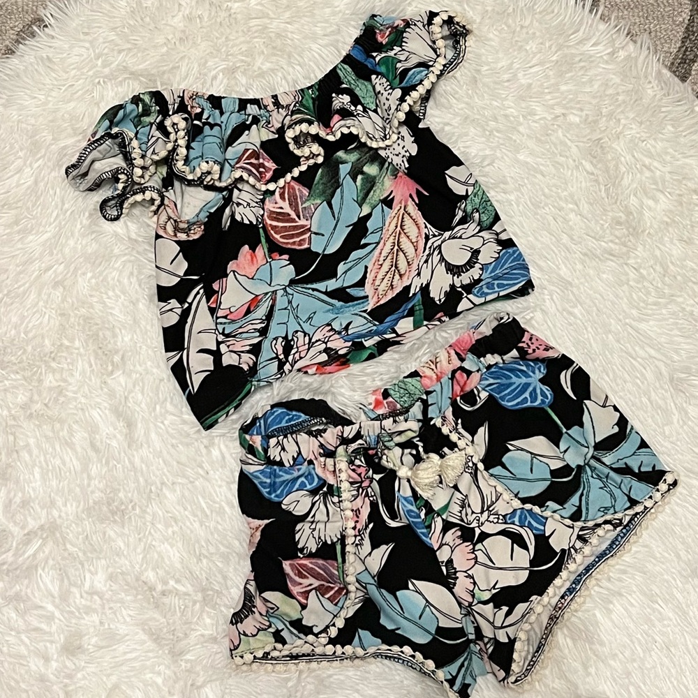 Adorable girls beach wear cover up. Size 6